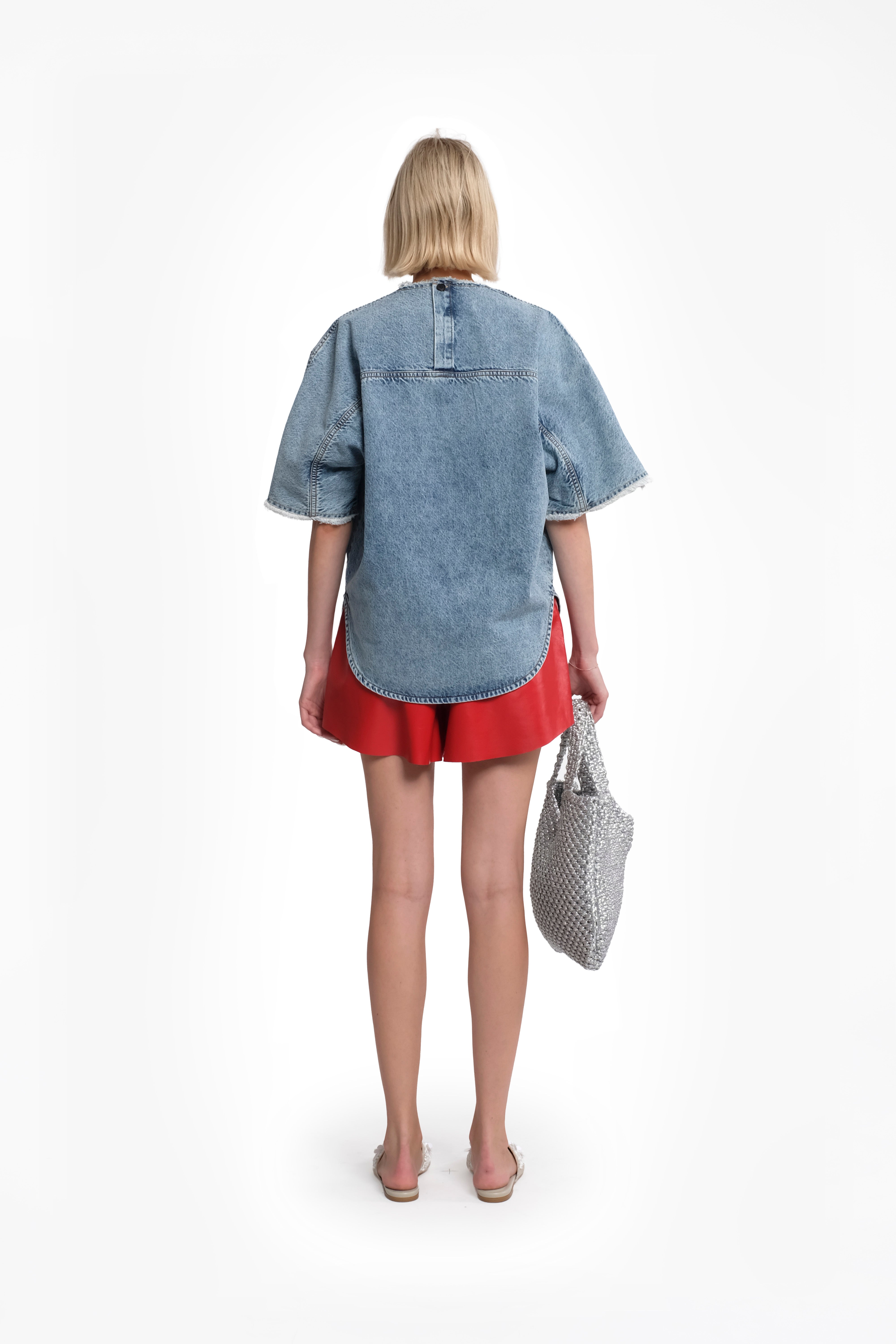 Top camicia oversize in denim azzurro chiaro a maniche corte