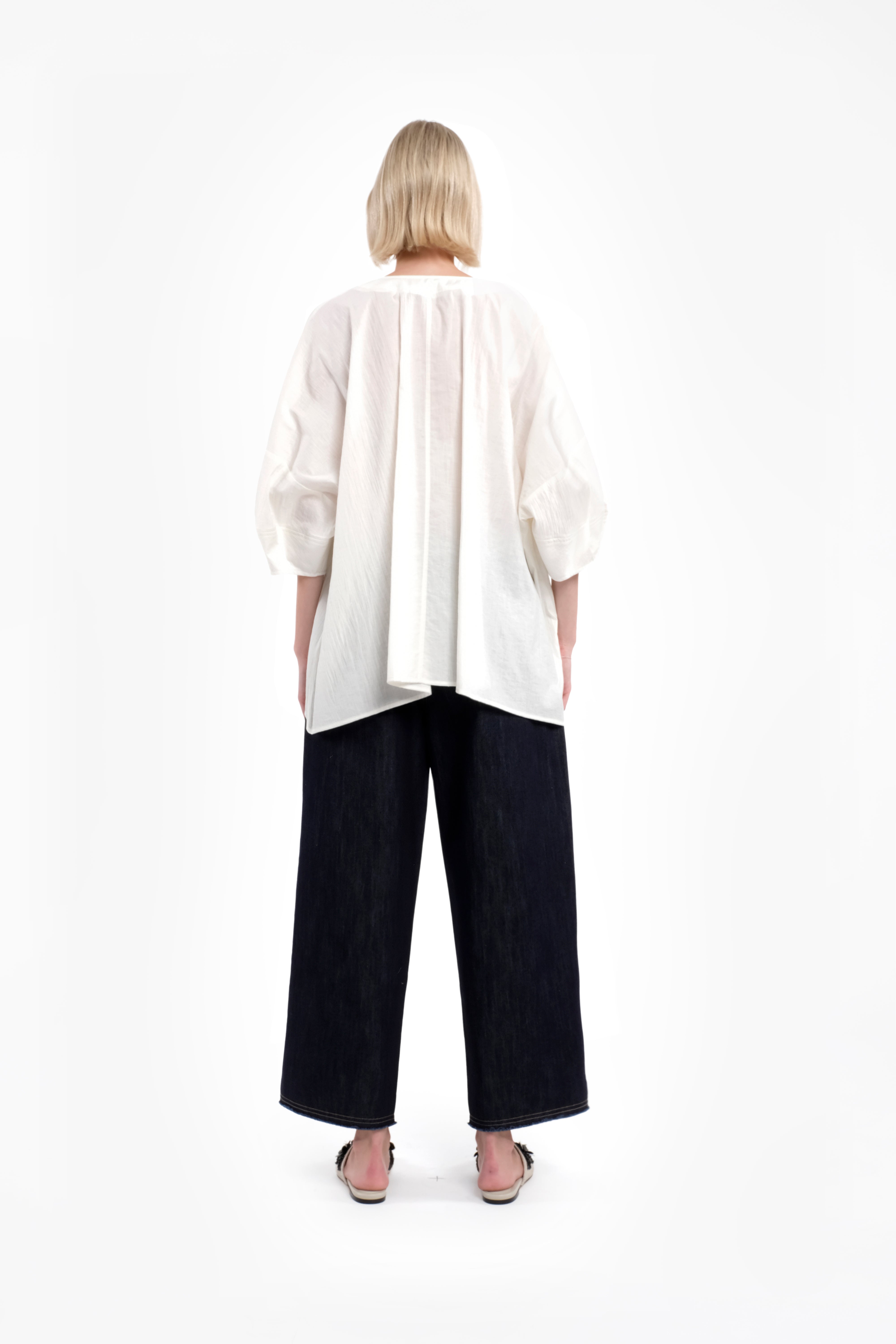 White Oversized Shirt With 3/4 Sleeves In Crinkled Cotton