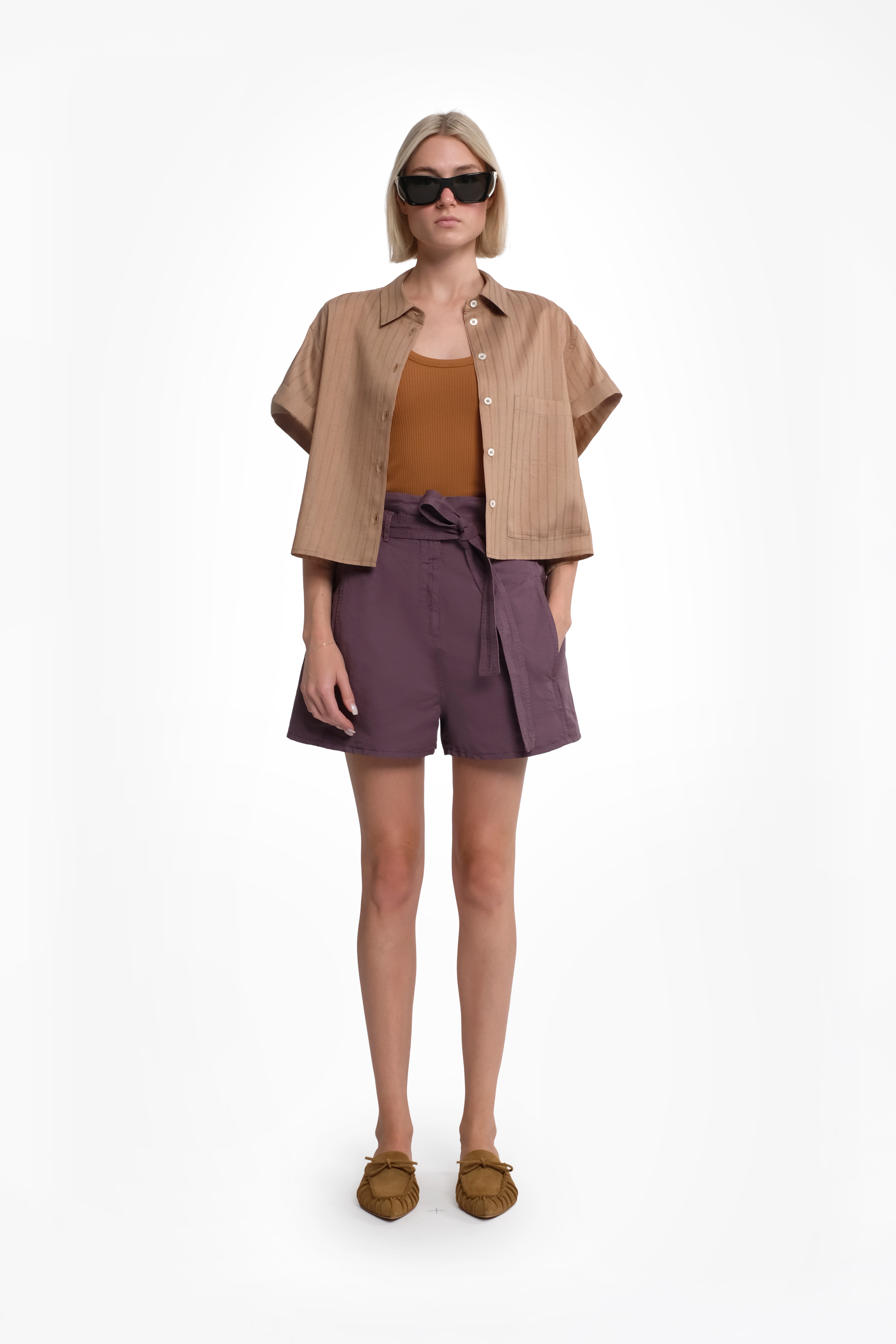 Cropped Short Sleeve Shirt In Biscuit Brown With Vertical Stripes And Buttons
