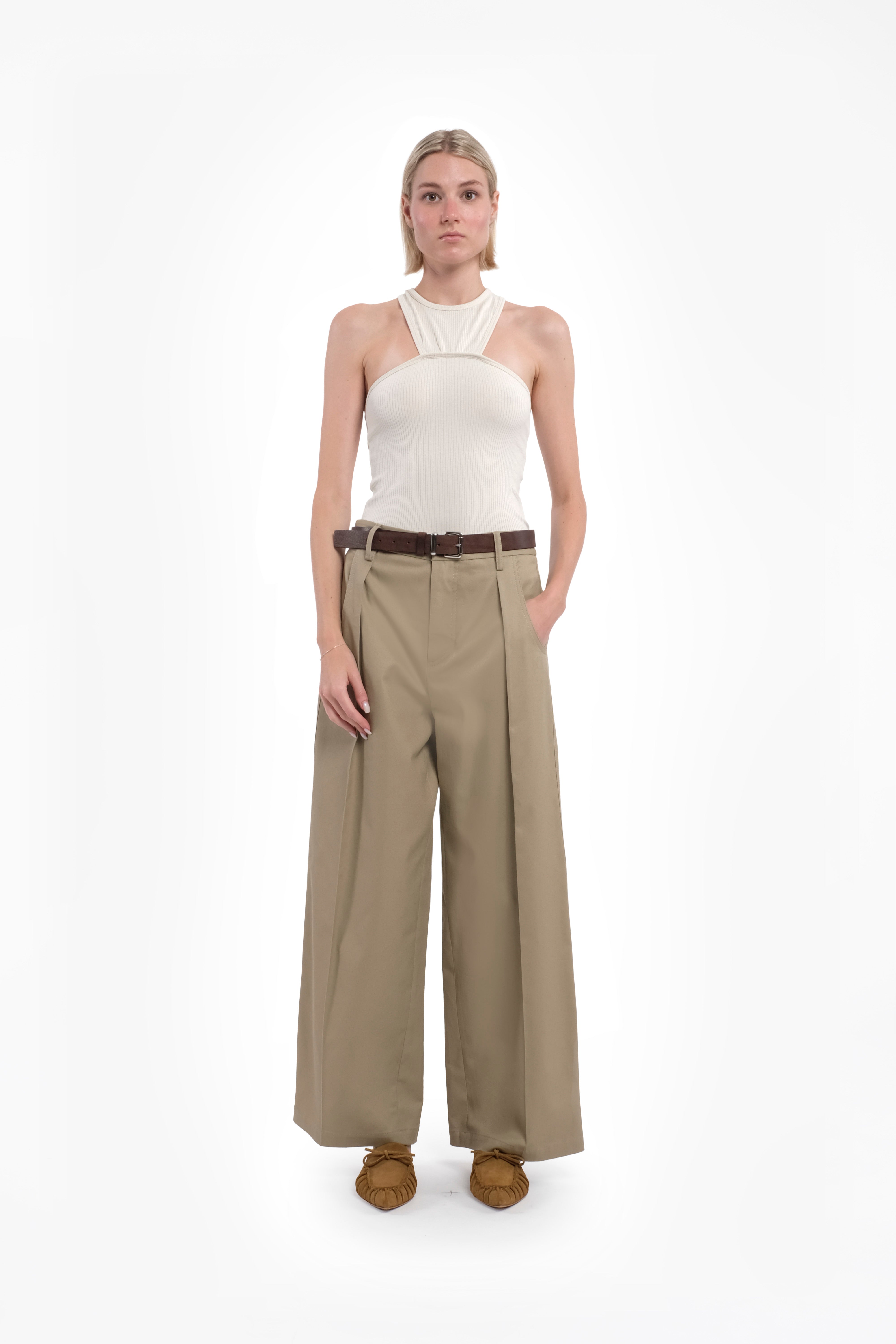 Elegant Straight-Leg Cotton Gabardine Trousers In Sand Color