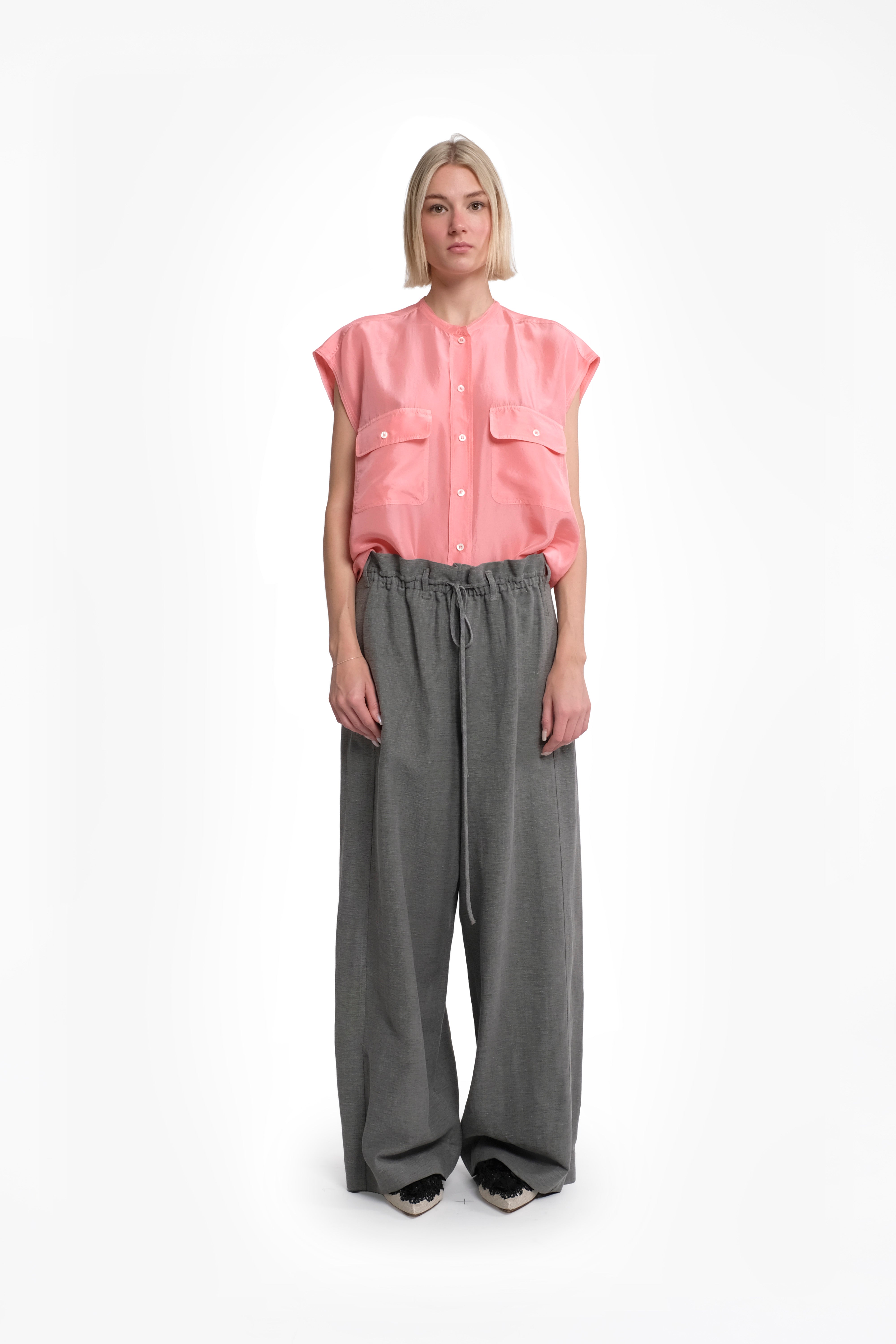 Sleeveless Habotai Silk Shirt In Pink With Mandarin Collar And Front Buttons
