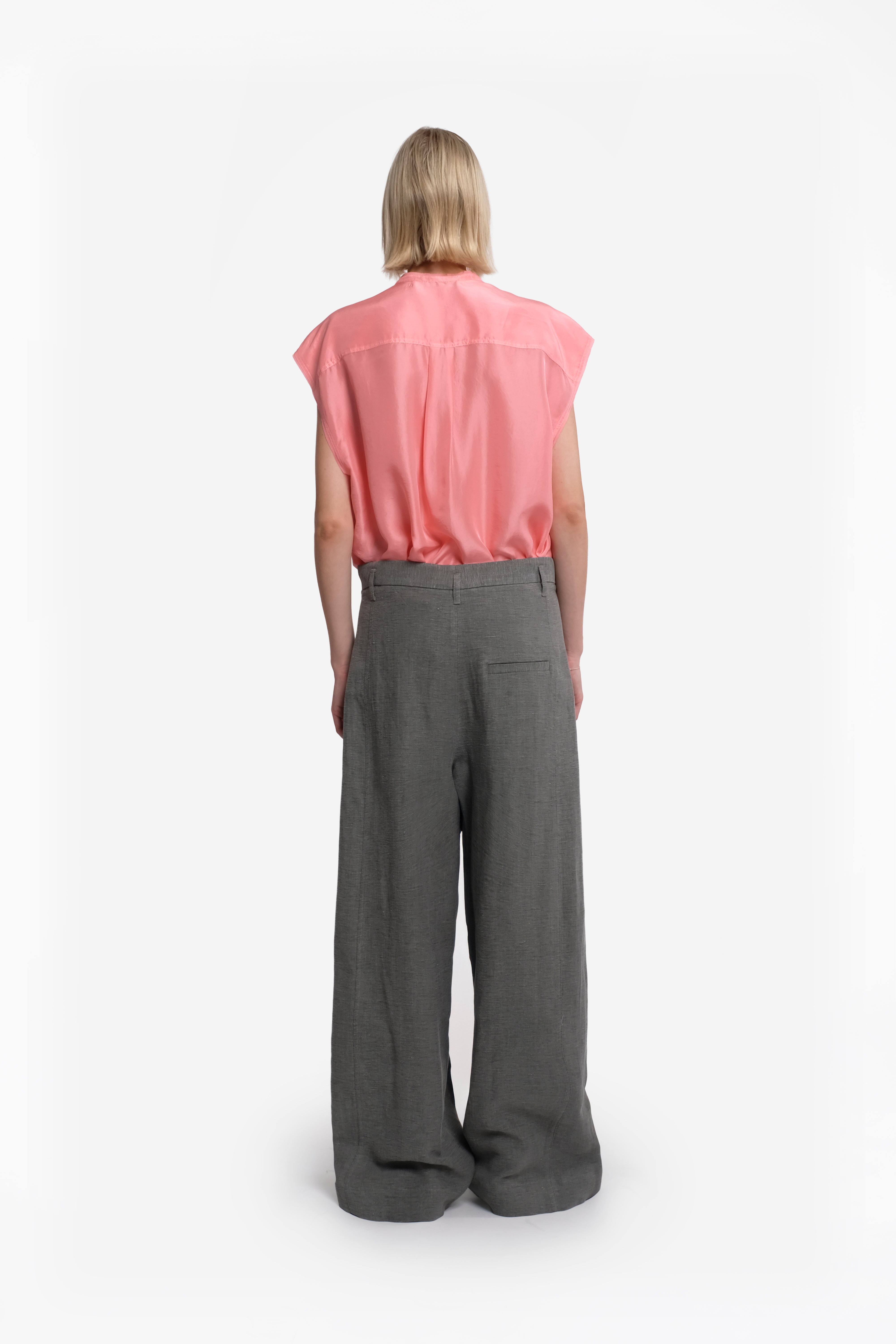 Sleeveless Habotai Silk Shirt In Pink With Mandarin Collar And Front Buttons