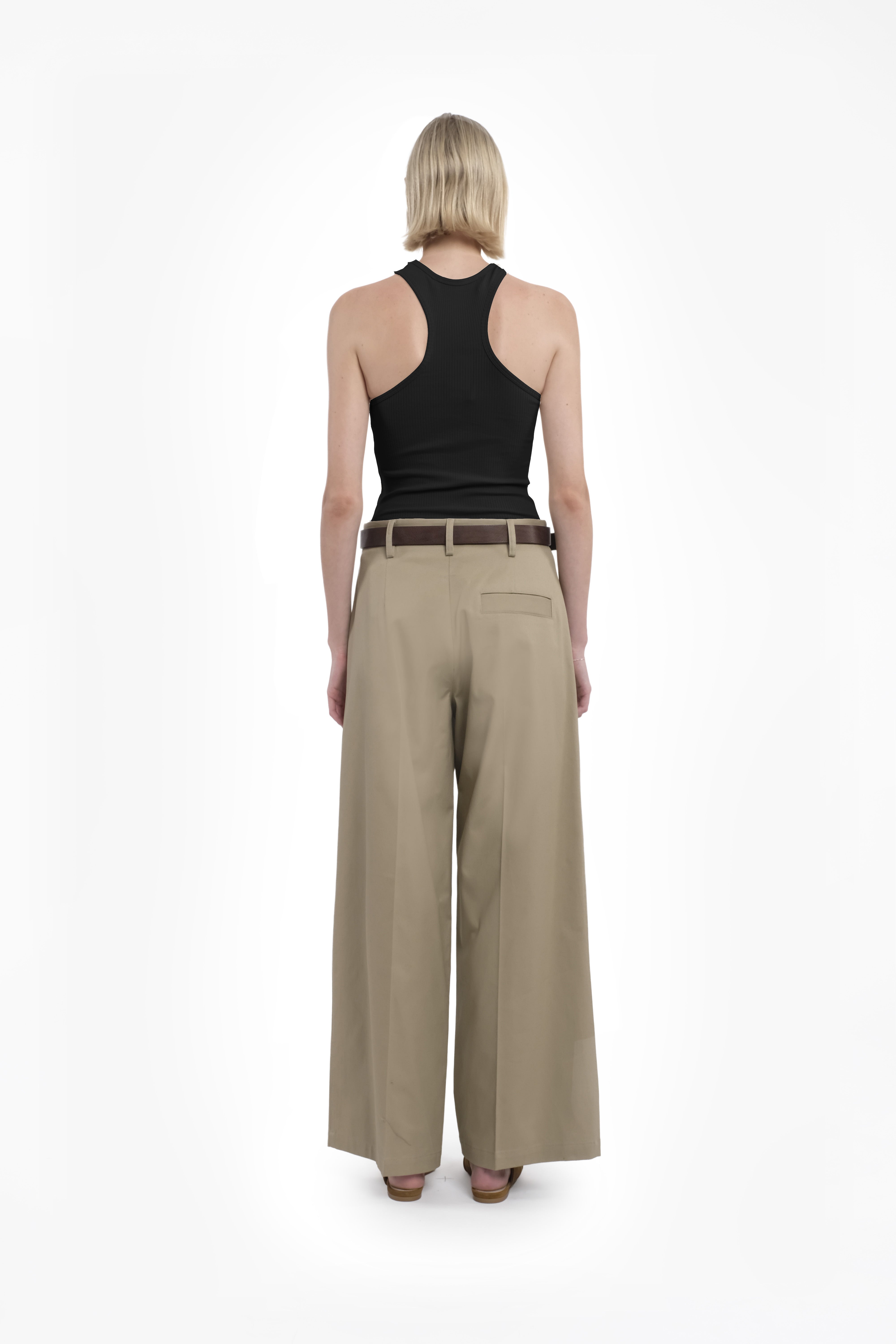 Top senza maniche in jersey di cotone a coste con scollo all’americana color nero