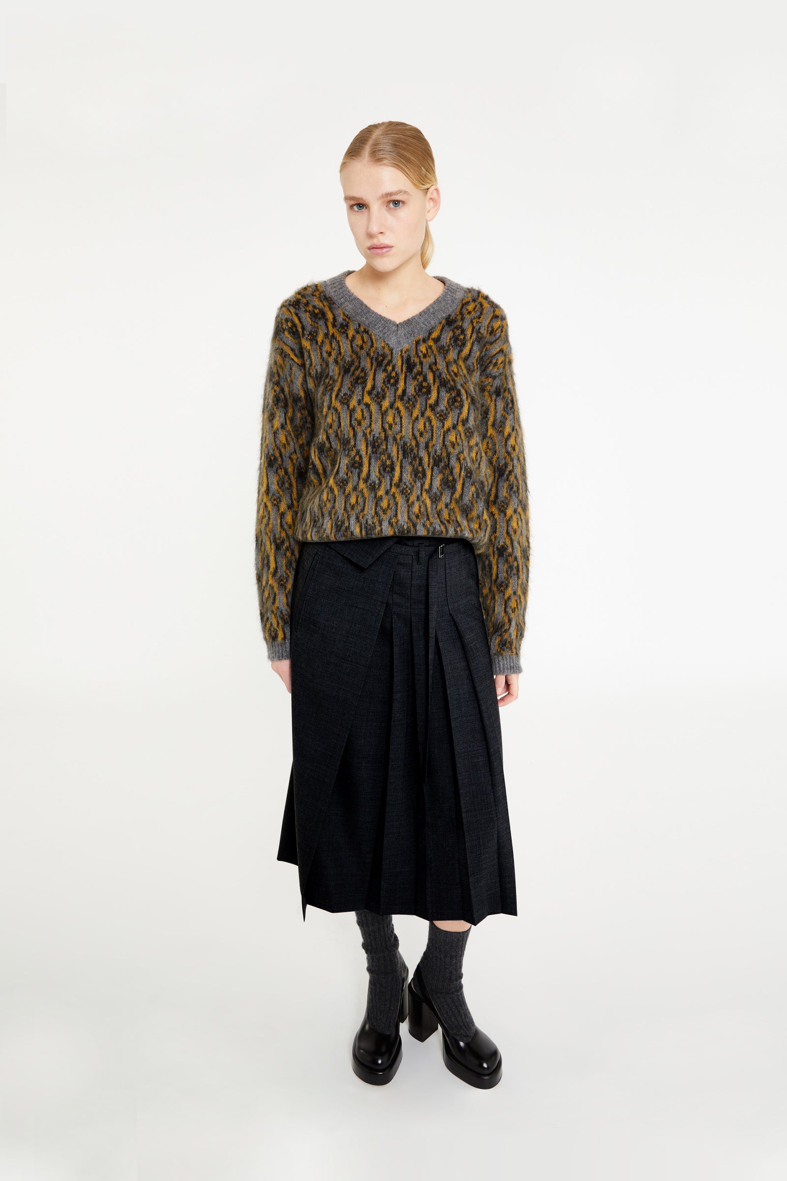 Pleated metallic thread online skirt