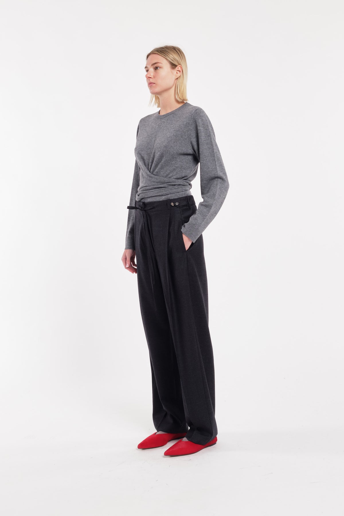 Pantaloni in flanella colore antracite a gamba ampia 