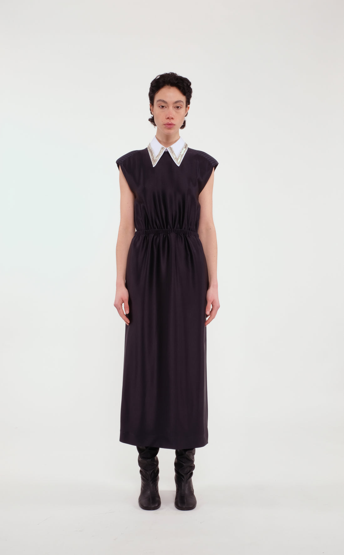 Removable White Collar With Embroidered Jewel Detailing