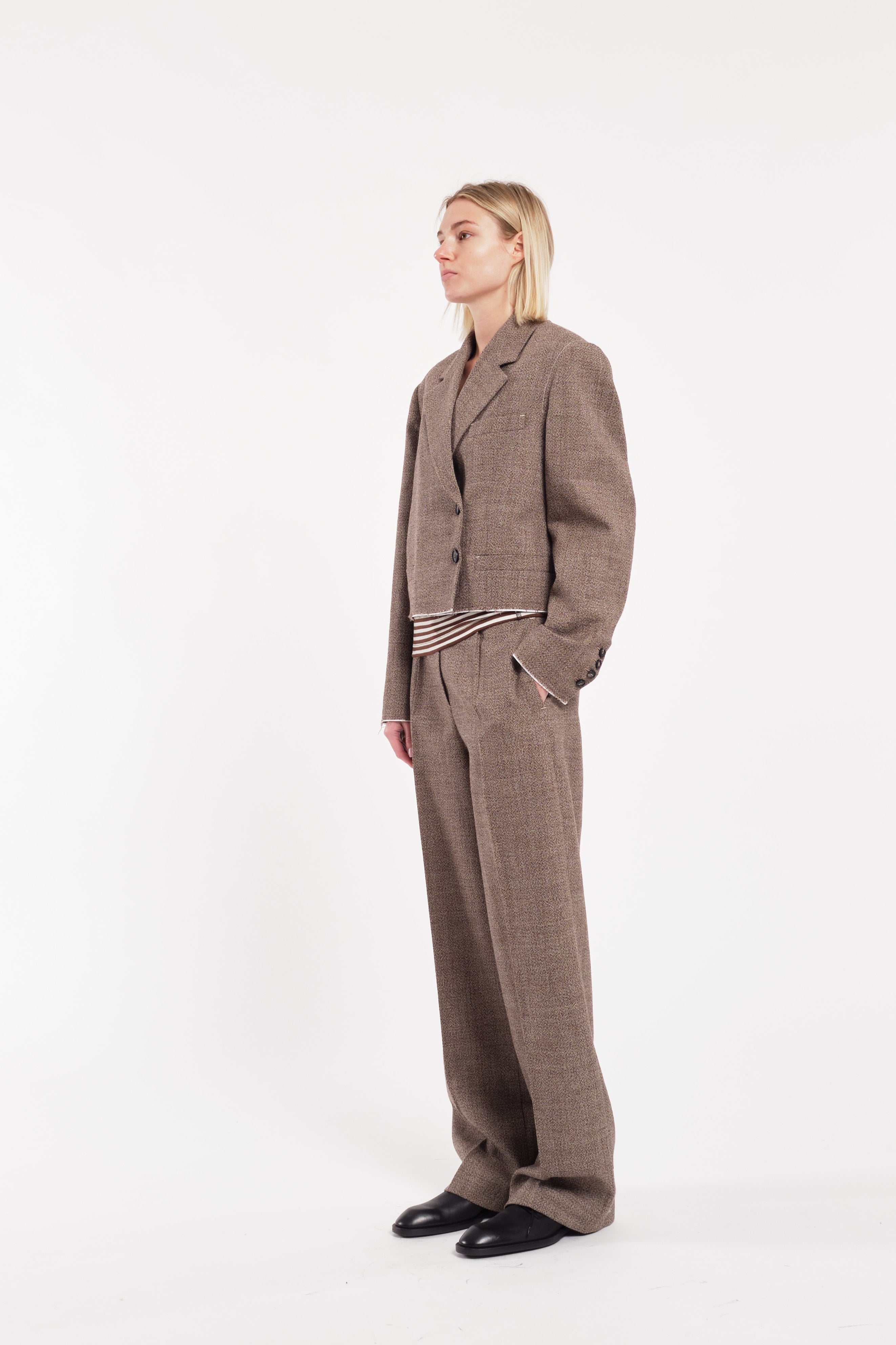 Blazer doppiopetto cropped in tessuto jaspé 